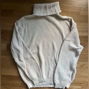 Oversized/ turtleneck brandy melville seater